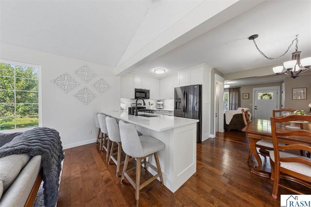 1314 N 5th Street, St. Peter, MN 56082