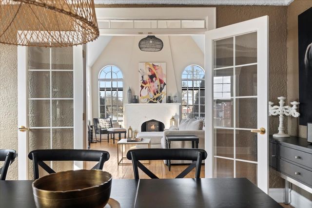 330 E Saint Charles Road, Elmhurst, IL 60126