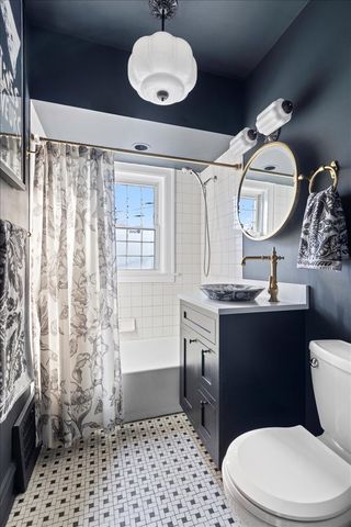 330 E Saint Charles Road, Elmhurst, IL 60126