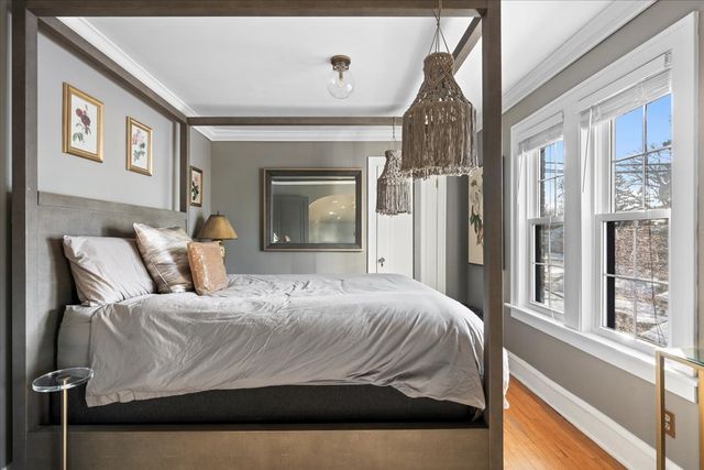 330 E Saint Charles Road, Elmhurst, IL 60126