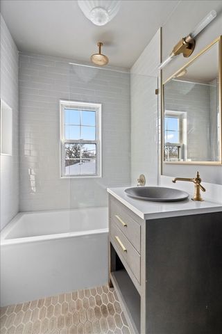 330 E Saint Charles Road, Elmhurst, IL 60126