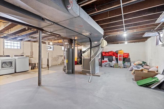 330 E Saint Charles Road, Elmhurst, IL 60126