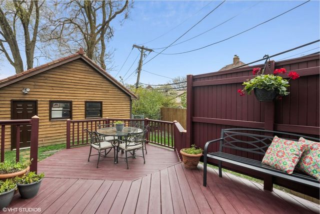 330 E Saint Charles Road, Elmhurst, IL 60126