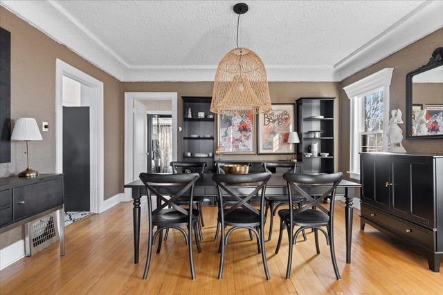 330 E Saint Charles Road, Elmhurst, IL 60126