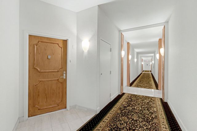 3600 Mystic Pointe Drive 1916, Aventura, FL 33180