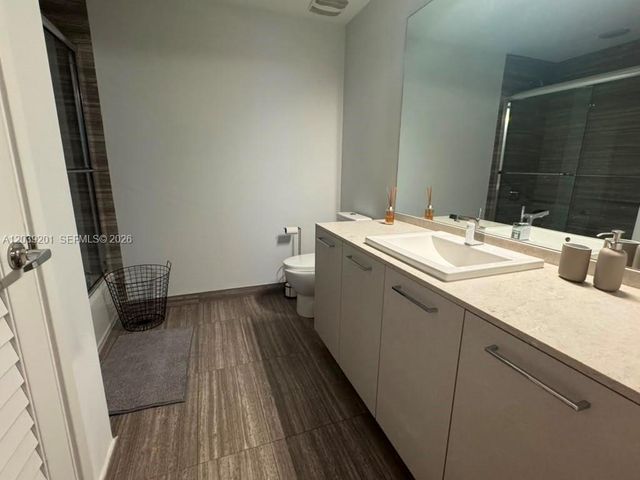 1010 Brickell Ave 1807, Miami, FL 33131
