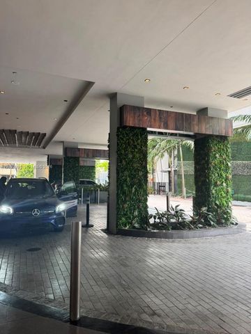 1010 Brickell Ave 1807, Miami, FL 33131