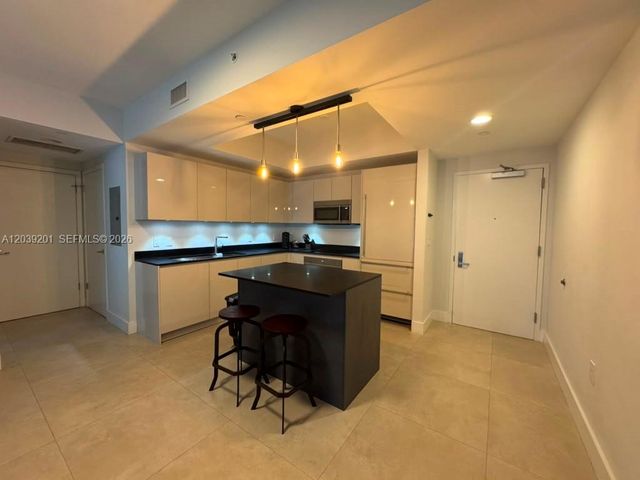 1010 Brickell Ave 1807, Miami, FL 33131