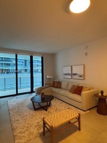 1010 Brickell Ave 1807, Miami, FL 33131