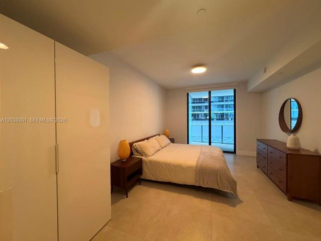 1010 Brickell Ave 1807, Miami, FL 33131