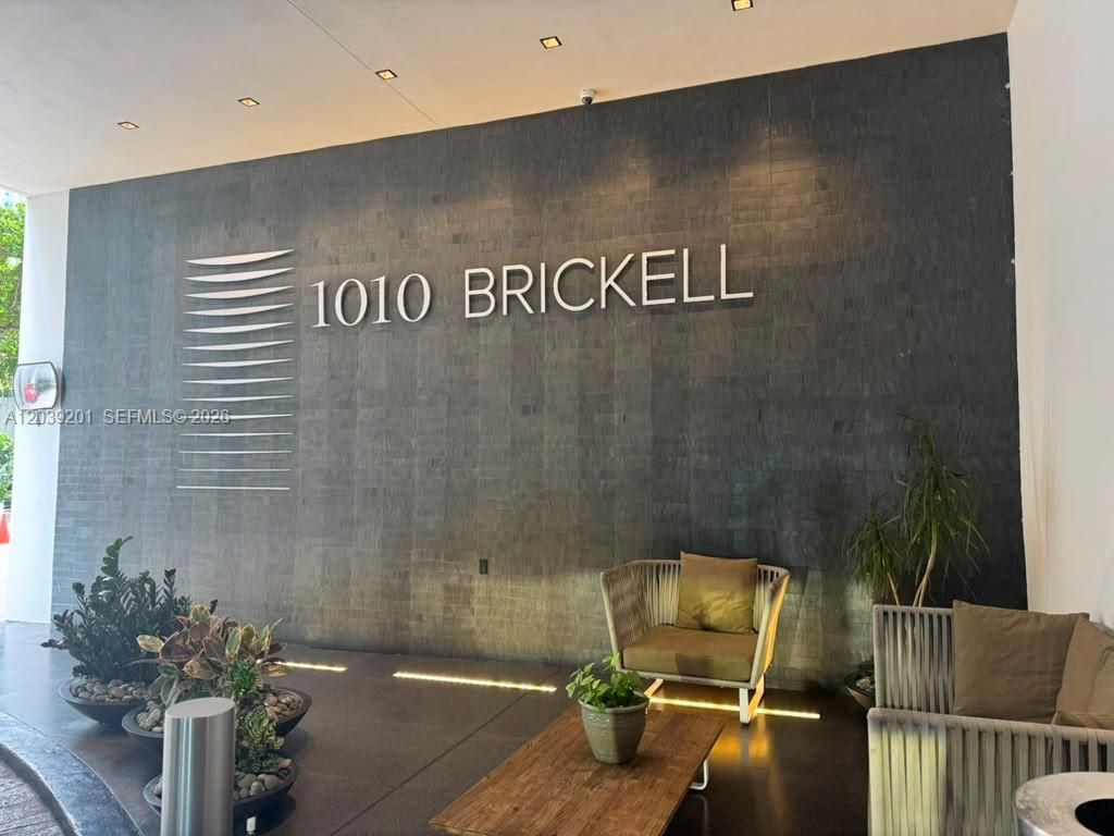 1010 Brickell Ave 1807, Miami, FL 33131