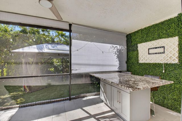 9074 Chatsworth Cascades, Boca Raton, FL 33434