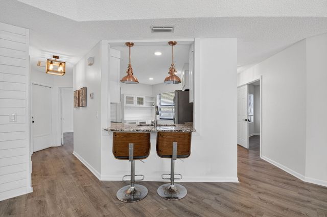 9074 Chatsworth Cascades, Boca Raton, FL 33434