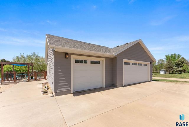 47109 Dorothy St Street, Harrisburg, SD 57032