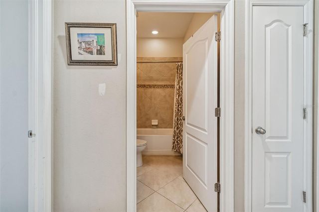 7432 47TH AVENUE CIRCLE E, Bradenton, FL 34203