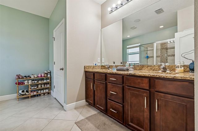 7432 47TH AVENUE CIRCLE E, Bradenton, FL 34203