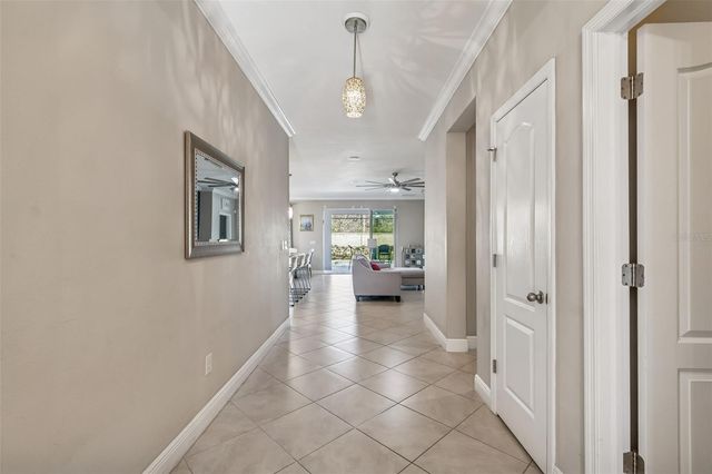 7432 47TH AVENUE CIRCLE E, Bradenton, FL 34203