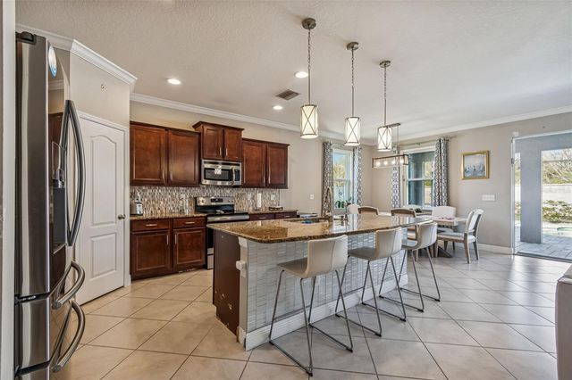 7432 47TH AVENUE CIRCLE E, Bradenton, FL 34203
