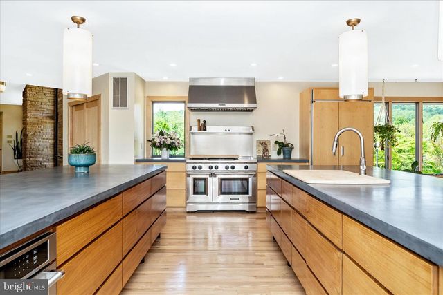 9237 FROSTOWN RD, Middletown, MD 21769