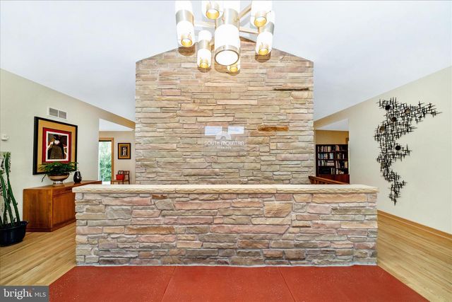 9237 FROSTOWN RD, Middletown, MD 21769