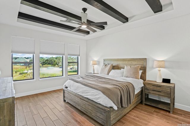 330 Navarro, Boerne, TX 78006