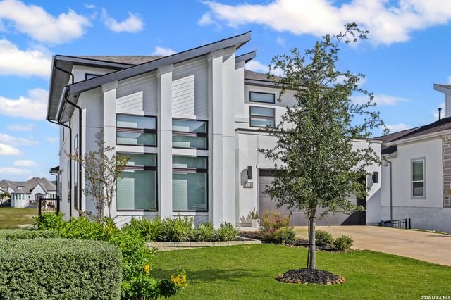 330 Navarro, Boerne, TX 78006