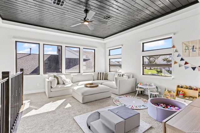 330 Navarro, Boerne, TX 78006