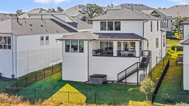 330 Navarro, Boerne, TX 78006