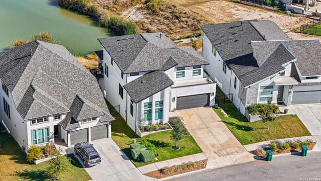 330 Navarro, Boerne, TX 78006