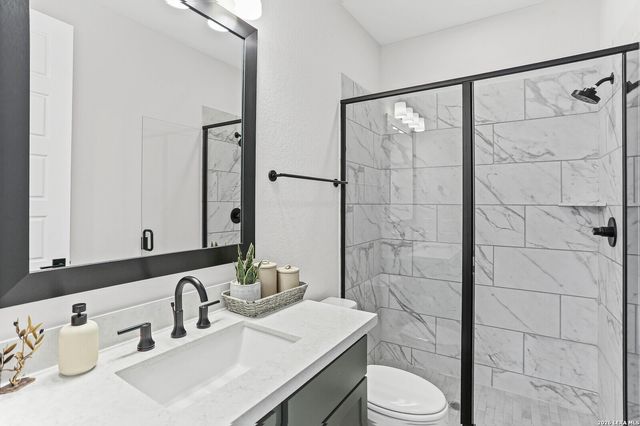 330 Navarro, Boerne, TX 78006