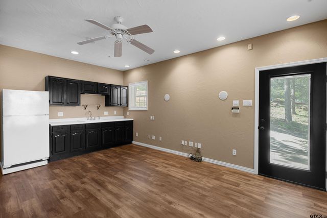 1907 East Lake, Gladewater, TX 75647