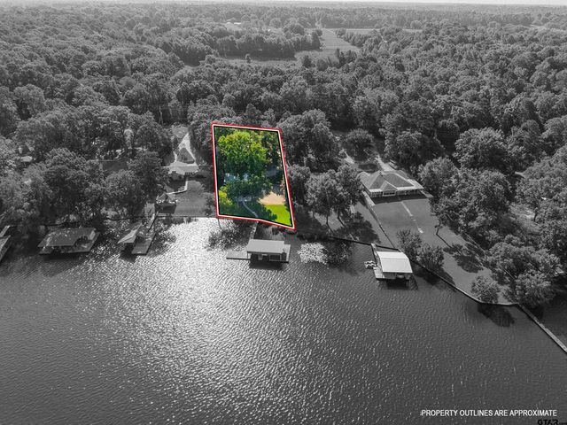 1907 East Lake, Gladewater, TX 75647