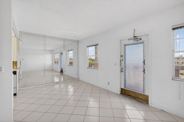 4059 Guildford D, Boca Raton, FL 33434