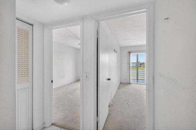4059 Guildford D, Boca Raton, FL 33434