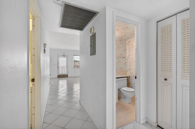 4059 Guildford D, Boca Raton, FL 33434