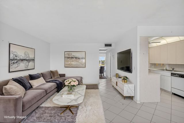 4059 Guildford D, Boca Raton, FL 33434