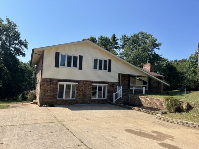 938 Belmont Rd, Clarksville, TN 37040