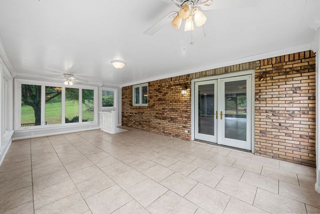 938 Belmont Rd, Clarksville, TN 37040