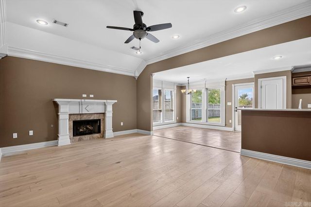 131 VIENNE Place, Maumelle, AR 72113
