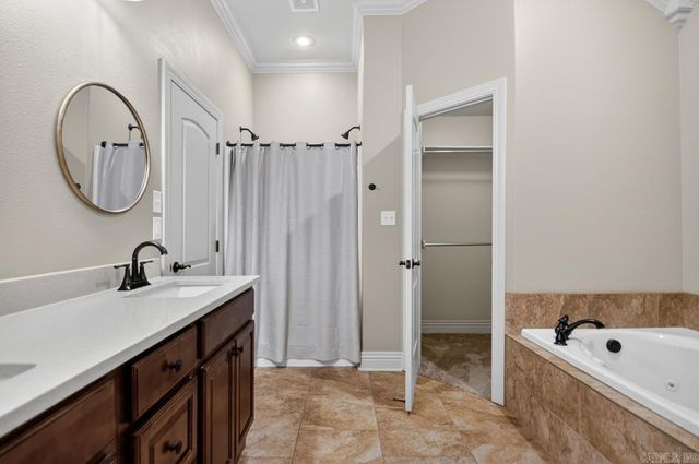 131 VIENNE Place, Maumelle, AR 72113