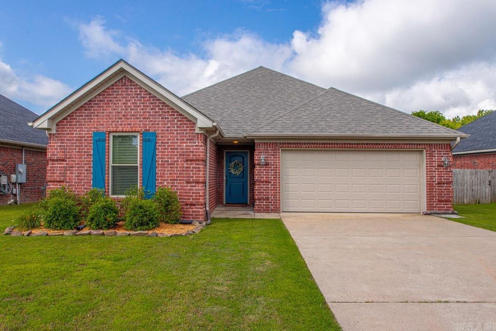 131 VIENNE Place, Maumelle, AR 72113