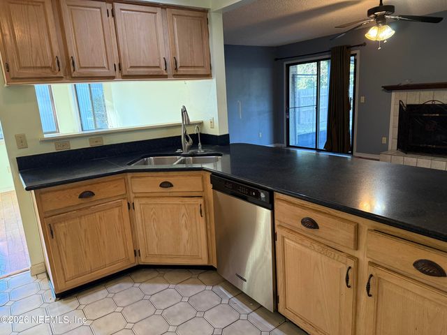 4893 E NORTHFORD Place E, Jacksonville, FL 32257