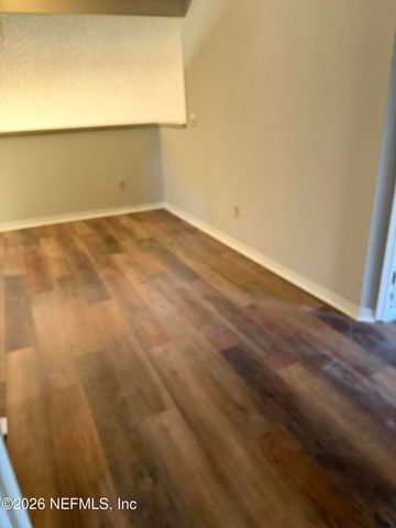 4893 E NORTHFORD Place E, Jacksonville, FL 32257