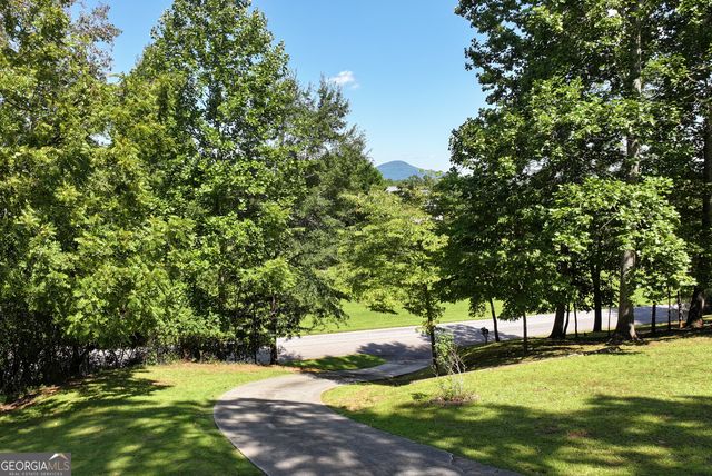 303 Jennys Cove Road, Cleveland, GA 30528