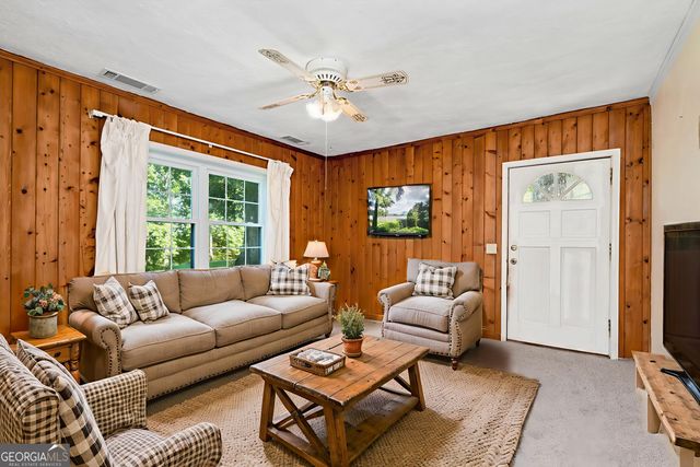 303 Jennys Cove Road, Cleveland, GA 30528
