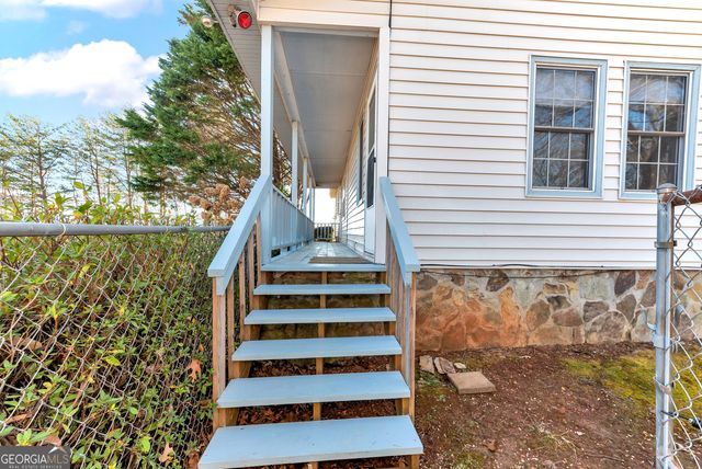 303 Jennys Cove Road, Cleveland, GA 30528