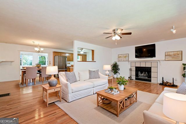 303 Jennys Cove Road, Cleveland, GA 30528