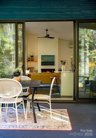 808 Mountain Cove Road, Hendersonville, NC 28792