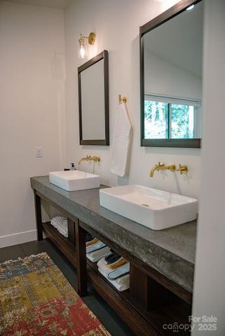 808 Mountain Cove Road, Hendersonville, NC 28792