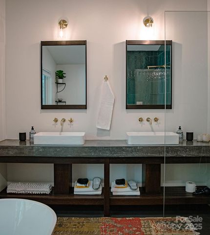 808 Mountain Cove Road, Hendersonville, NC 28792